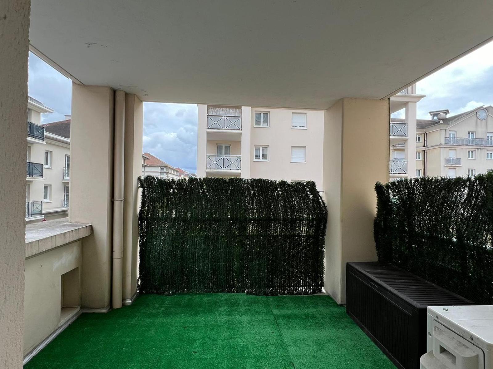 Location 3 Chambres Spacieuses Dans Appartment 2 Mn Rer Bussy Saint Georges Kültér fotó
